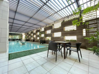 �@�܂�ō����z�e���ɂ��邩�̂悤�ȁA�[���̋��p�{�݂����́B