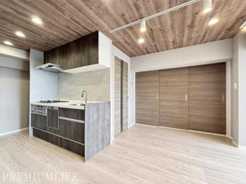 �@�ؖڂ������������r���O�_�C�j���O