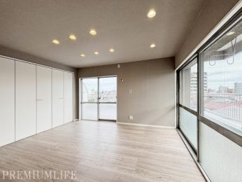 �@2�ʍ̌��Ŗ��邢8���m��