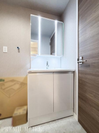 �@�R���p�N�g�^�C�v�̎O�ʋ����ʑ�