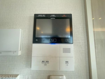 @qmFłS̃j^[tC^[tHłB