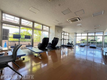 @J̓łKɊ𗬂tBbglX[B