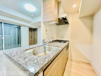 @H@E򐅊t̃VXeLb`BR~jP[V₷ΖʎȂ̂ŁAƑFlƐH鎞A݂ȂŉbȂ痿邱Ƃł܂B