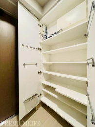 @[ʖLxȃg[TCỸV[Y{bNXBI̍O\Ȃ̂ŗlXȑ傫̌C[ł܂B