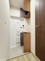 �@���[�͂����Ղ�̃V���[�Y�{�b�N�X�ŌC����������Еt���܂��B