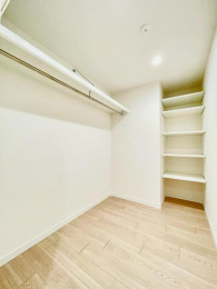 @Lɂ͑eʂ̃EH[NCN[[bg܂B