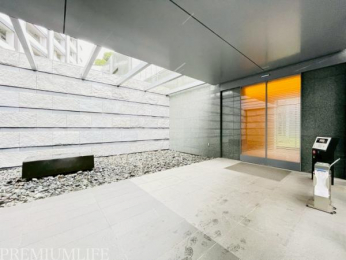 �@�I�[�g���b�N�t���ň��S�̃G���g�����X