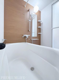 �@�������Ɠ��D�ɂ���A�g���S�����t���b�V�����Ă��������B