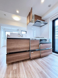 �@���[�X�y�[�X����������Ɣ�������V�X�e���L�b�`���B