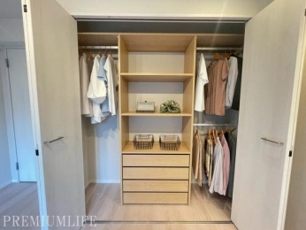 �@�N���[�[�b�g�t���ŗm�������ꂢ�ɕЕt��