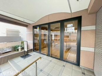 �@�Ǘ��̍s���͂��������ȃG���g�����X������