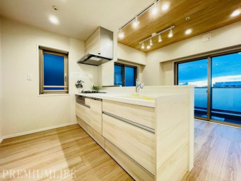 �@�I�[�v���L�b�`���ŊJ�������ӂ����