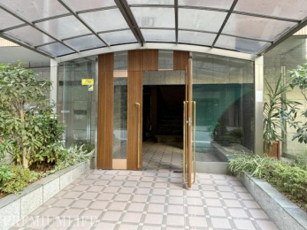 �@�Y��ɊǗ����ꂽ�G���g�����X�����o�}���B