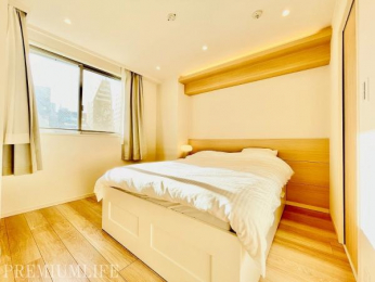 �@�w�b�h�{�[�h�ɂȂ�A�N�Z���g�E�H�[��