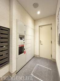 �@��z�{�b�N�X�����ŁA�s�ݎ��̉ו��󂯎����X���[�Y