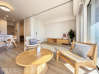 �@�傫�ȑ���������������ޖ��邢���r���O