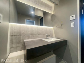 �@�嗝�ΓV�̃p�E�_�[���[��