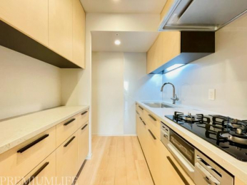 �@�����X�y�[�X�ƃR���������ꂽ�݌v�ŗ��������₷���d�l