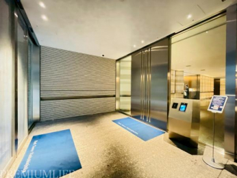 �@�I�[�g���b�N�t���ň��S�ȃG���g�����X