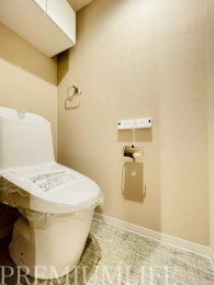 �@�������̂���g�C���㕔�I�ɂ̓g�C���p�i�����[�ł��܂��B