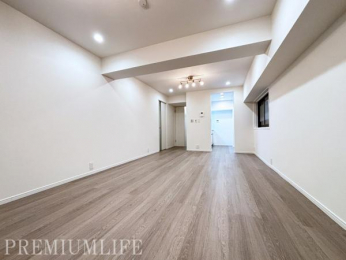 �@�e�q�ŗV�ׂ�L�X���r���O�ŉƑ��c����