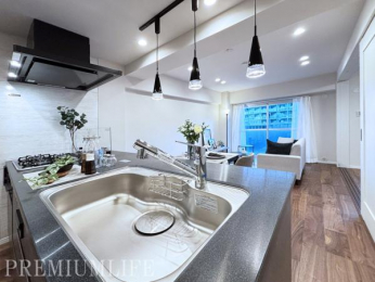 �@�Ƒ����W�����邢�_�C�j���O�X�y�[�X