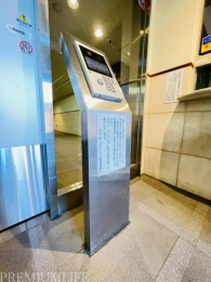 �@�G���g�����X�ɃI�[�g���b�N��ݒu�h�Ə�����S