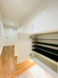 �@��l��炵�A�J�b�v���ł��\���ȑ�e�ʃV���[�Y�{�b�N�X�ł��B