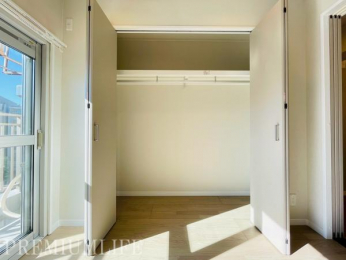 �@�N���[�[�b�g�t���ŗm�������ꂢ�ɕЕt��