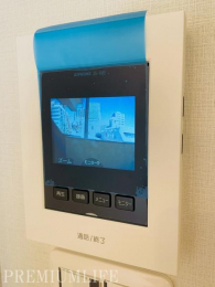 �@�y���j�^�[�t���C���^�[�z���z