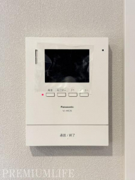 �@�y���j�^�[�t���C���^�[�z���z