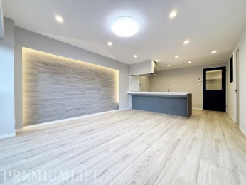 �@�Ƒ��c���ɂ҂�����̍L�X���r���O���