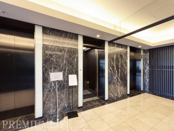 �@�G���x�[�^�[�����ŁA��K�ւ̈ړ������K