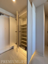 �@��e�ʃV���[�Y�N���[�N�Ō��ւ�������