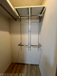 �@��e�ʂ̎��[�X�y�[�X�ŉו��̐����ɕ֗��ł��B