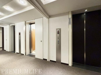 �@�d���ו���x�r�[�J�[�̈ړ����X���[�Y�ȃG���x�[�^�[����