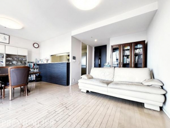 �@�Ƒ��̎��Ԃ����R�ƏW�܂�A�S�n�悢���r���O��ԁB