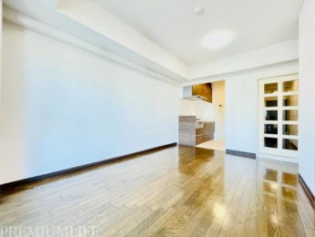 �@�Ƌ��z�u���₷���悤�V���v���ȃf�U�C���̃��r���O