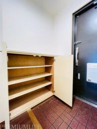 �@�傫�߂̃V���[�Y�{�b�N�X�ł���������[�\