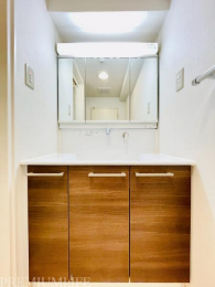 �@�傫�Ԃ̐��ʑ�Œ��̎x�x���X���[�Y��