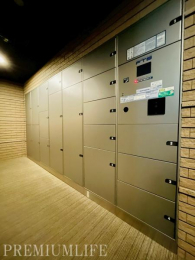 �@��z�{�b�N�X�����ŁA�s�ݎ��̉ו��󂯎����X���[�Y