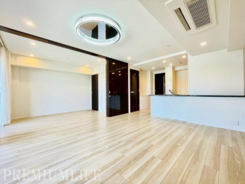 �@�L���ɗ]�T������Ƌ�̔z�u�����₷�����r���O