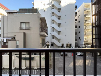 �@�΂�g�߂Ɋ������鉸�₩�Ȓ���