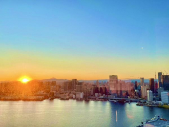 �@�Y��ȗ[���������郉�E���W