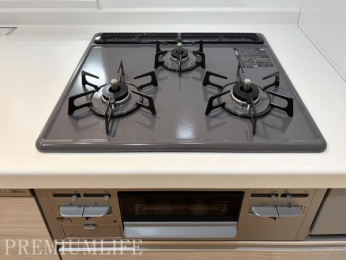 �@���t�H�[���ς݂̃s�J�s�J�̃L�b�`��