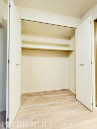 �@�N���[�[�b�g�t���ŗm�������ꂢ�ɕЕt��