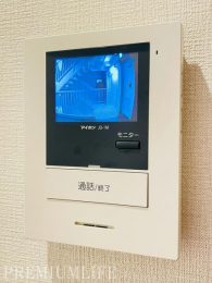 �@�y���j�^�[�t���C���^�[�z���z