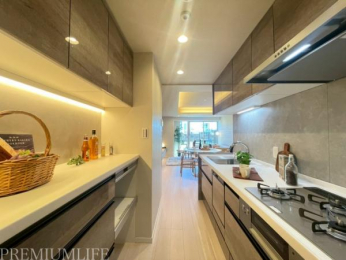 �@�����X�y�[�X�A�R����������ė��������₷���悤�݌v