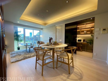 �@�̌��̍������邢���͋C�̃��r���O