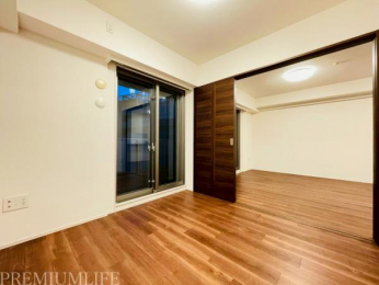 �@���r���O�ɗאڂ����m���Ő����������X���[�Y